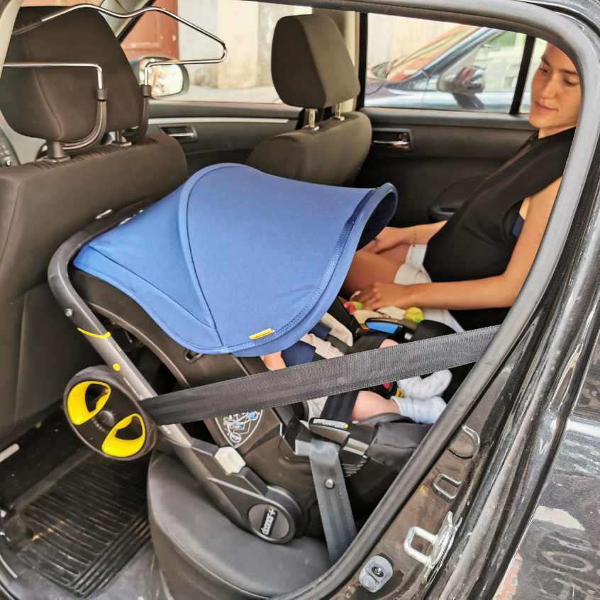 Lange Autofahrt mit Baby Tipps Babyschale Doona