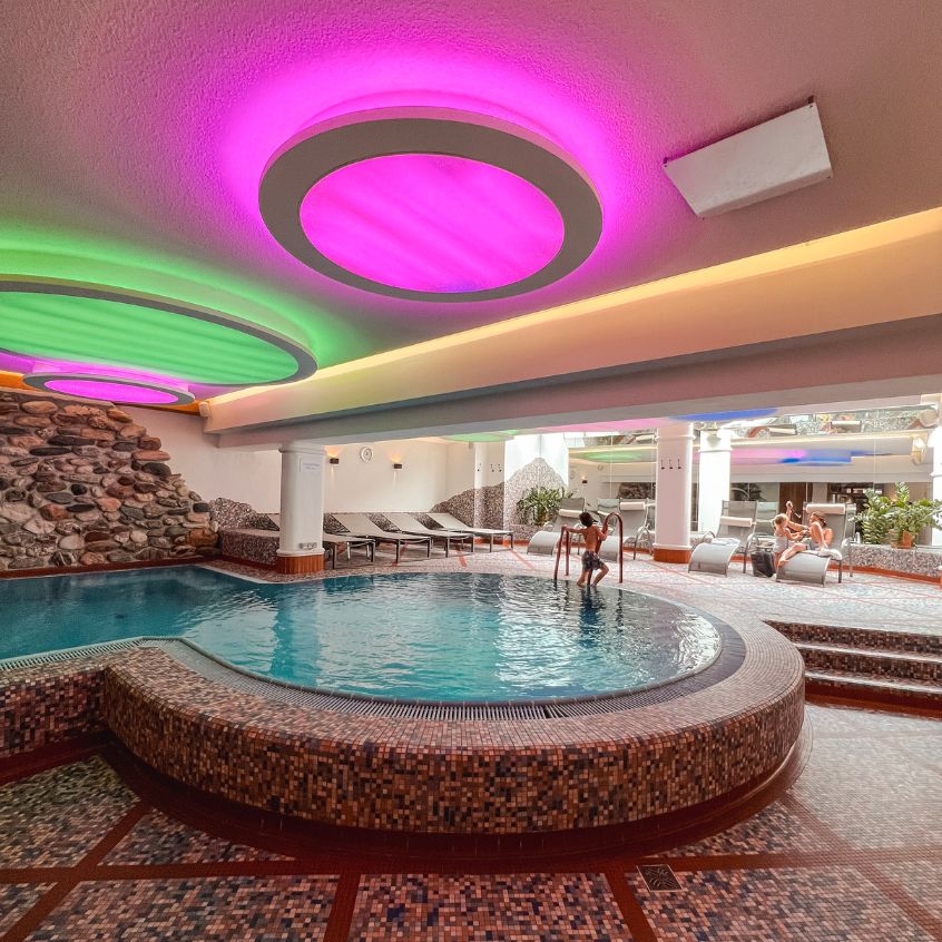 Indoor-pool Hotel der Löwe Familie