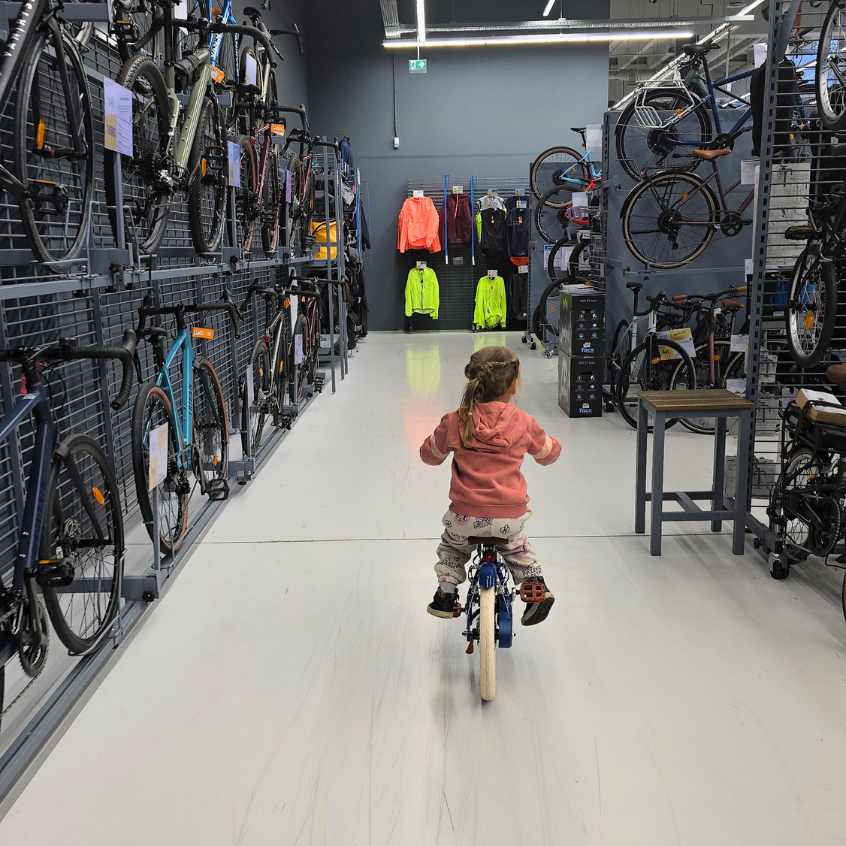 Outdoor Ausrüstung Decathlon Kinder Fahrrad ausprobieren