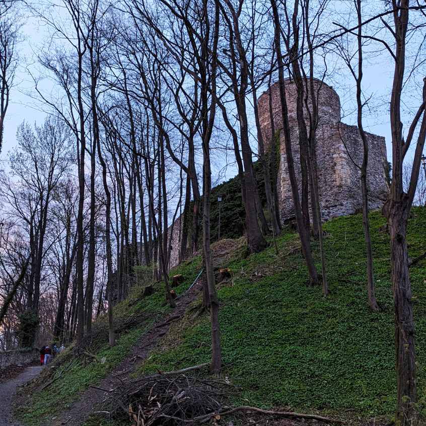 Burg Wlen Lenno Polen mit Kindern