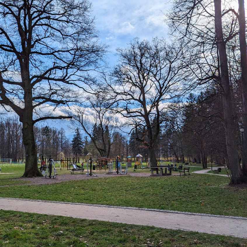 Polen mit Kindern Norweger Park Jenelia Gora Spielplatz