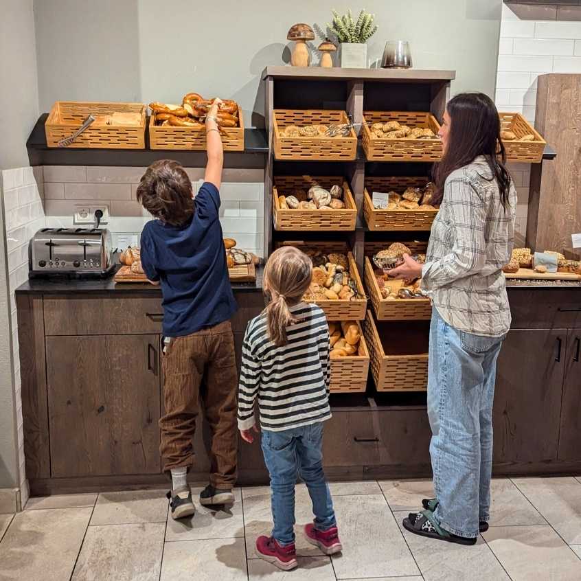 Saalfelden Leogang mit Kindern Hotel Riederalm Frühstück