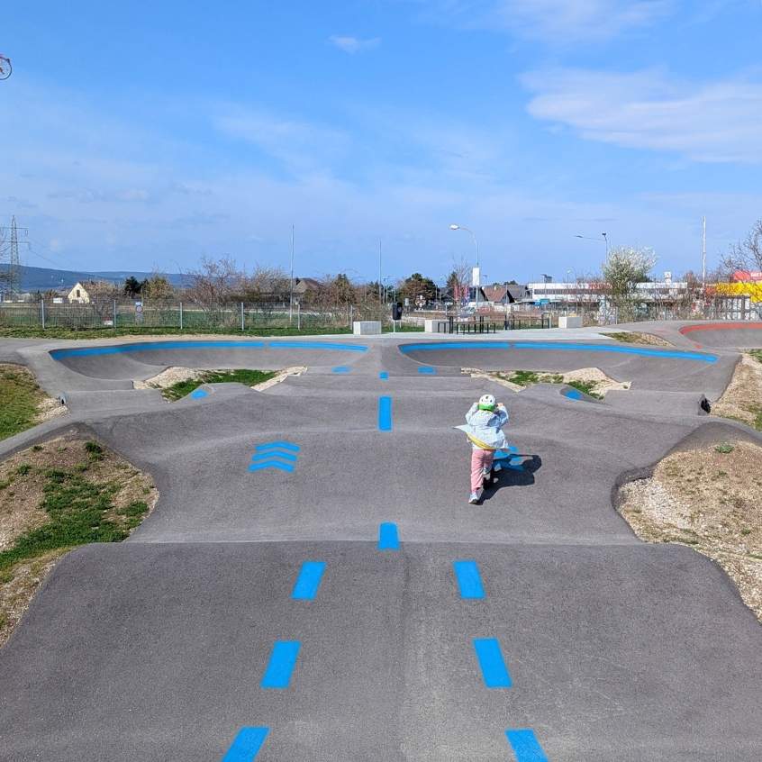 Wiener Neustadt mit Kindern Pump & Jump Track