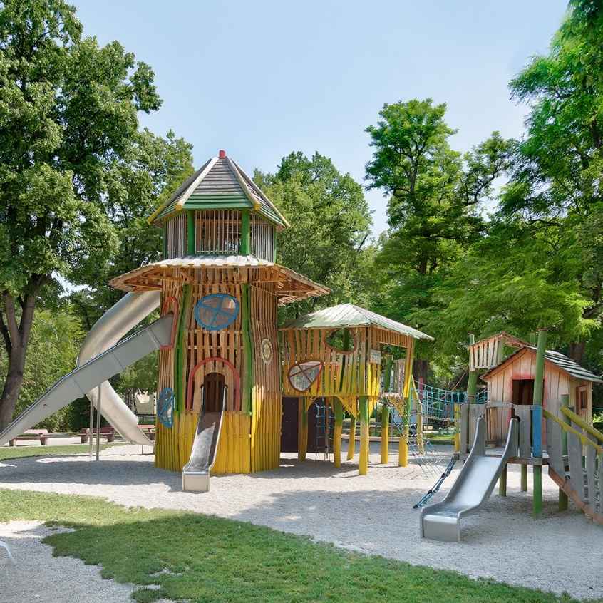Wiener Neustadt mit Kindern Stadtpark Spielplatz