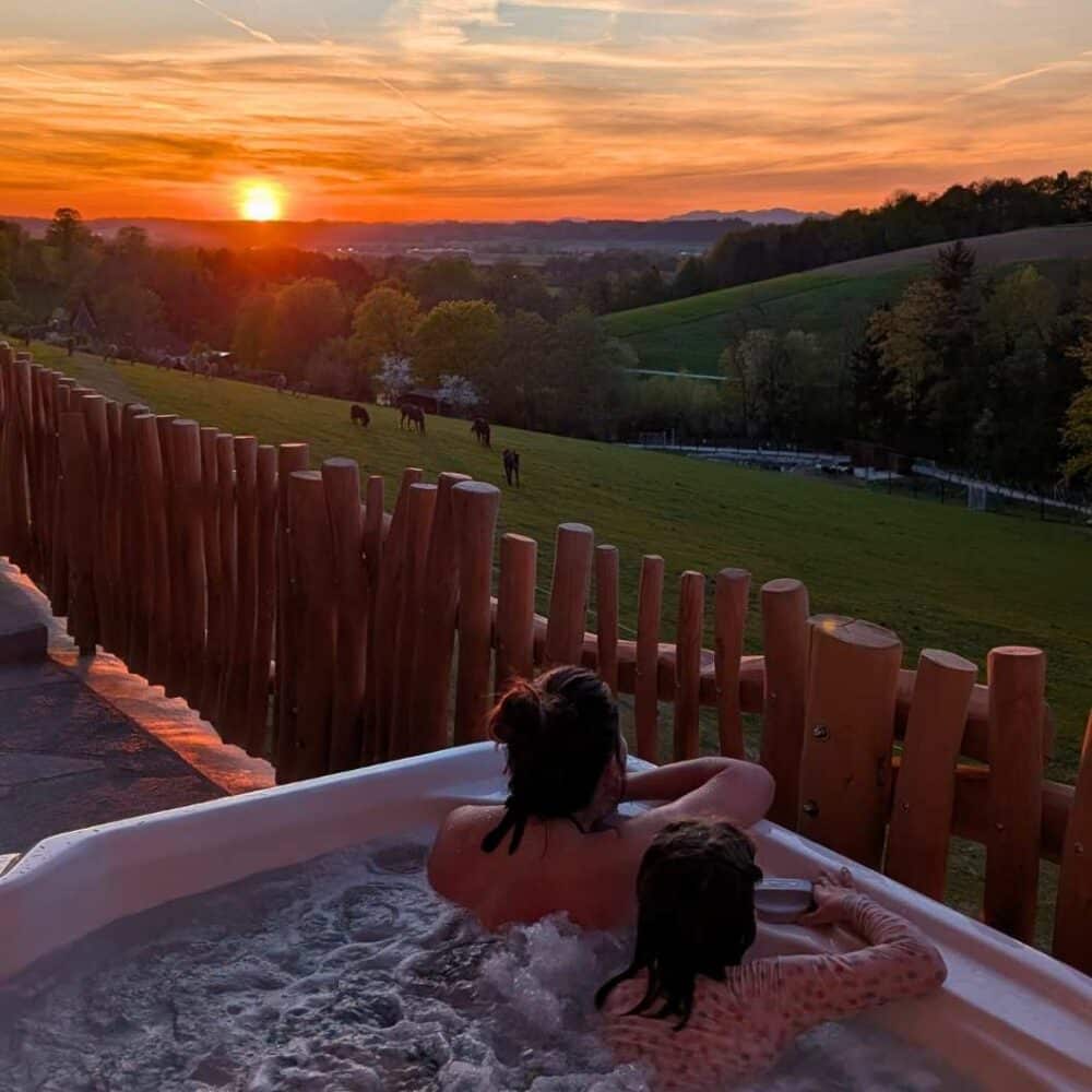 Wildpark Lodge Hochrieß Whirlpool