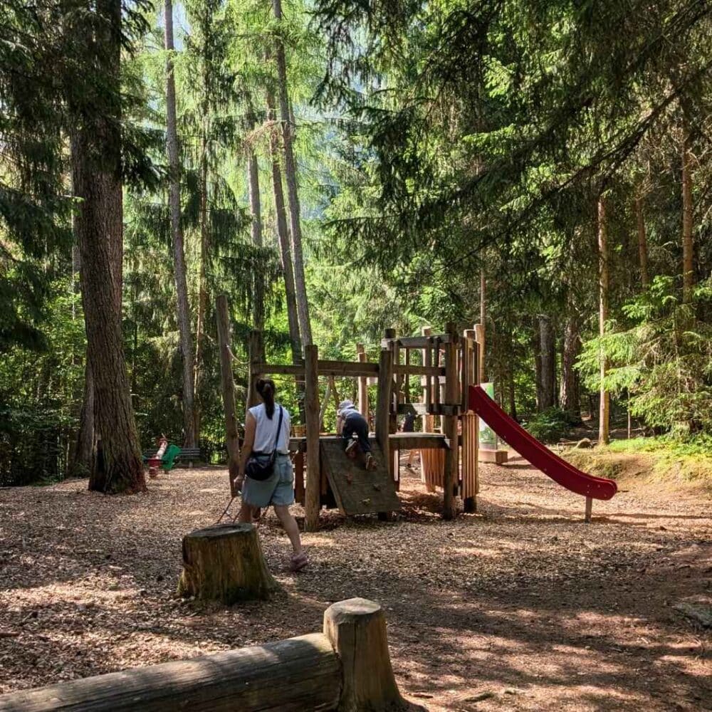 Waldspielplatz im Zauberwald Sautens